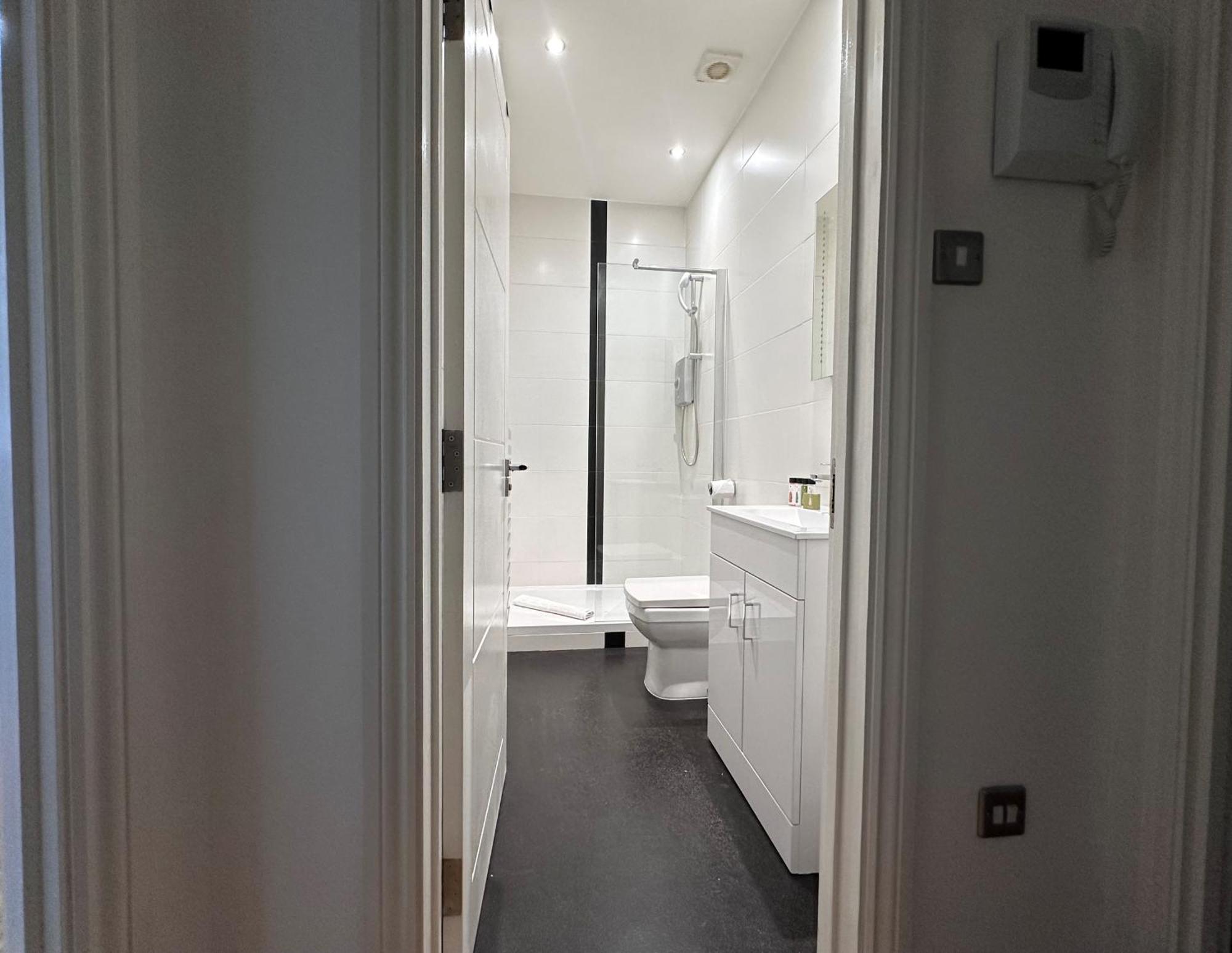 Apt 1, Soho Apartments 1St Floor By Indigo Flats Londra Exterior foto