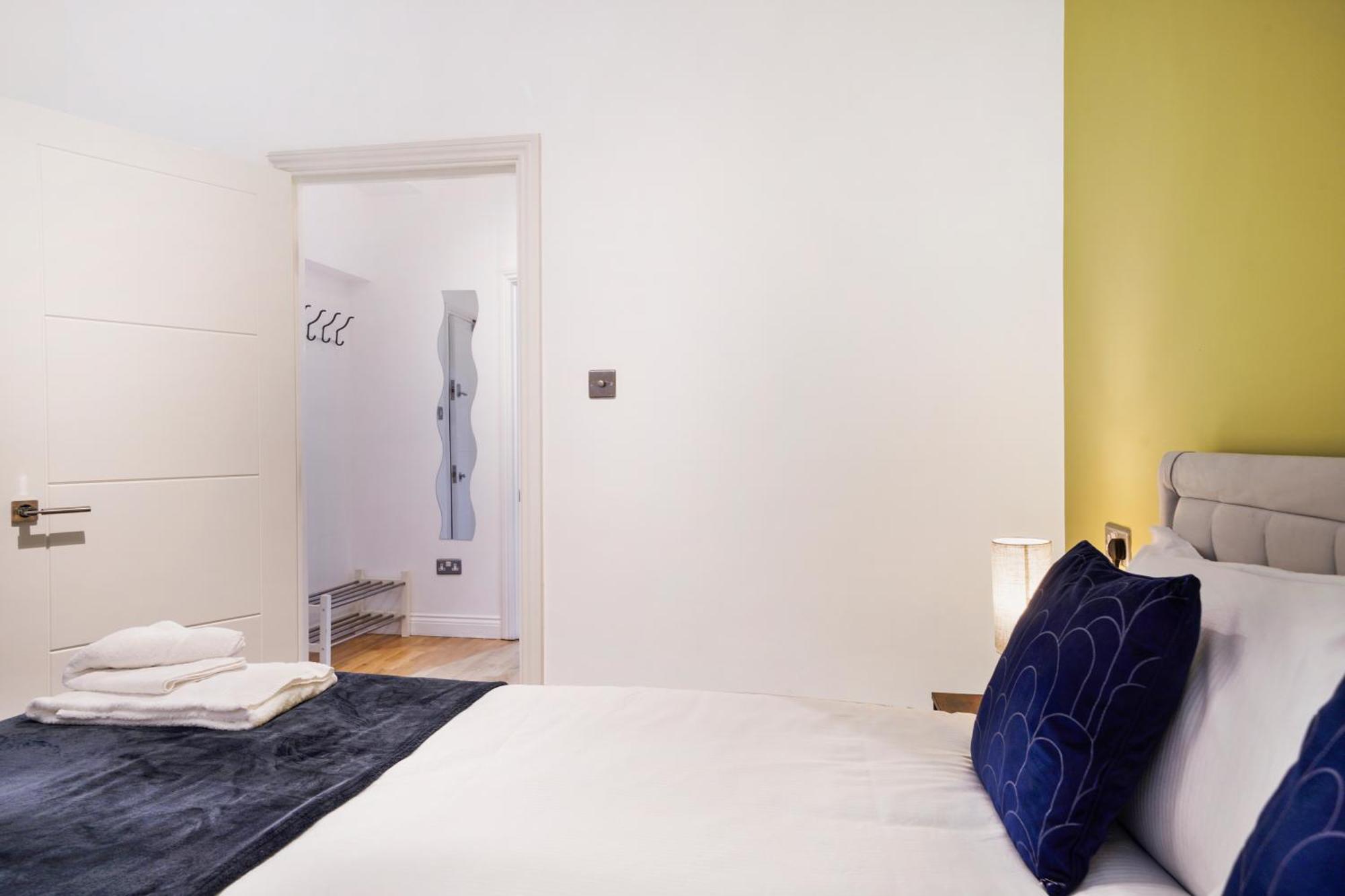 Apt 1, Soho Apartments 1St Floor By Indigo Flats Londra Exterior foto